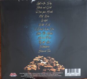 THUNDER MOTHER – Black and gold vista alternativa